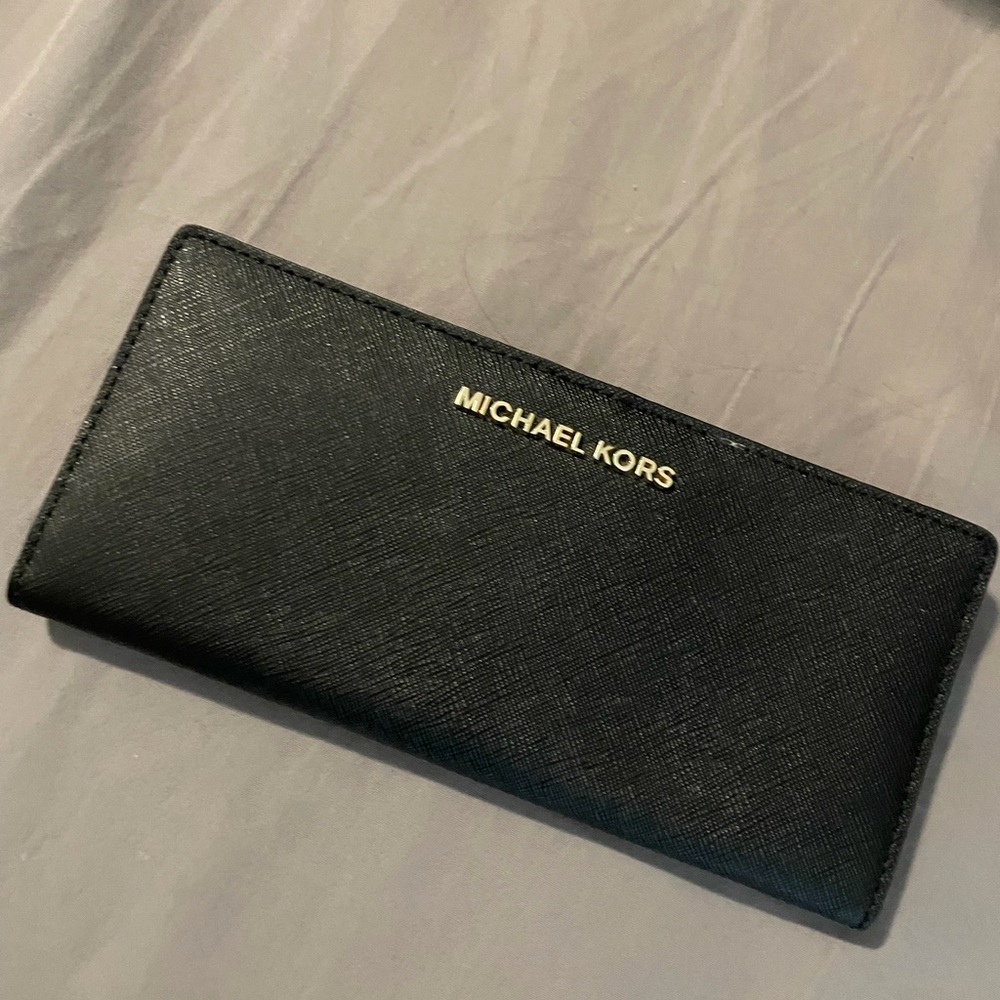 Michael Kors jet set bifold wallet